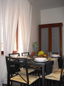 10 Monserrato apt dining room